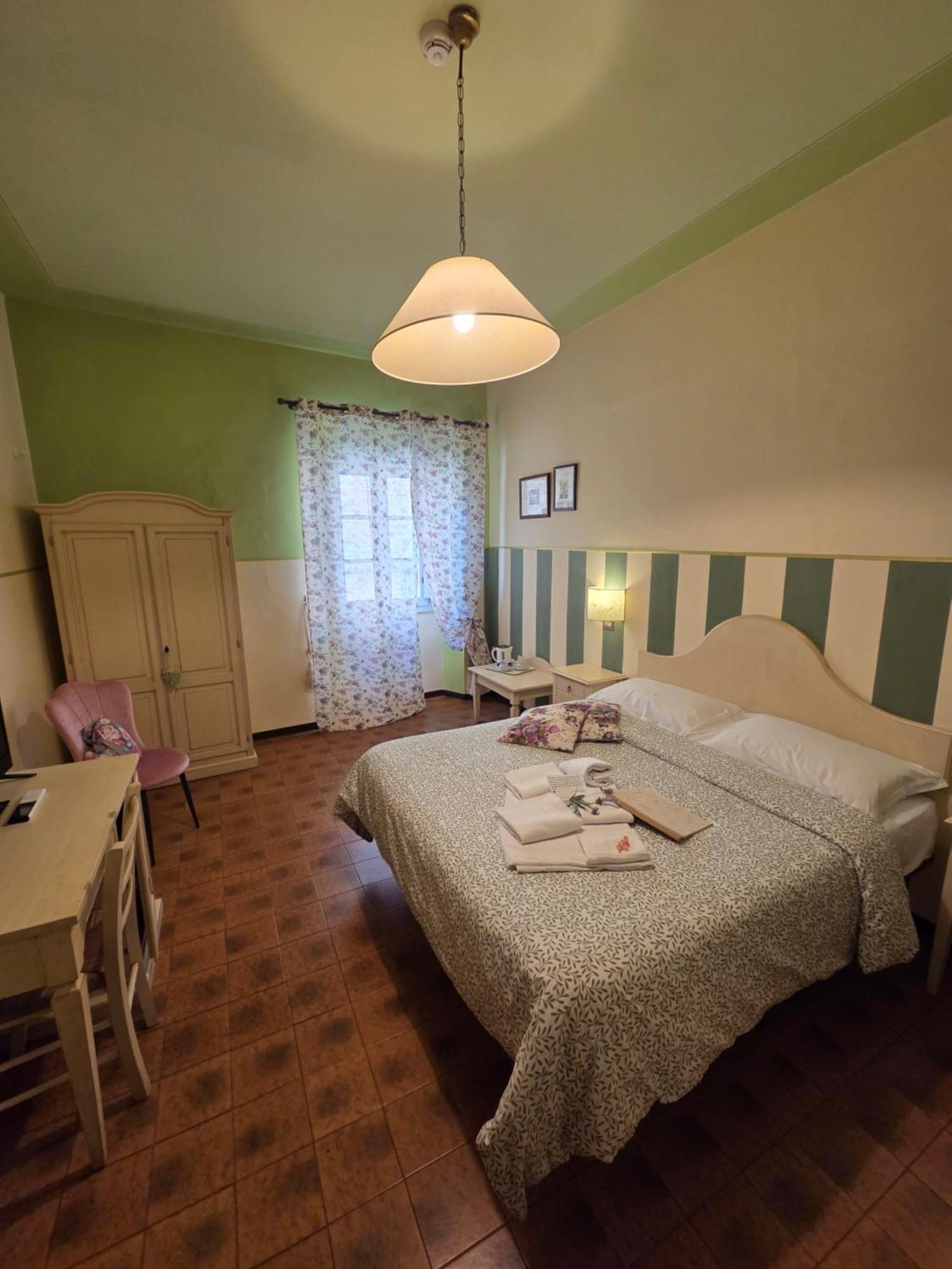 Albergo Etruria Volterra Exterior photo