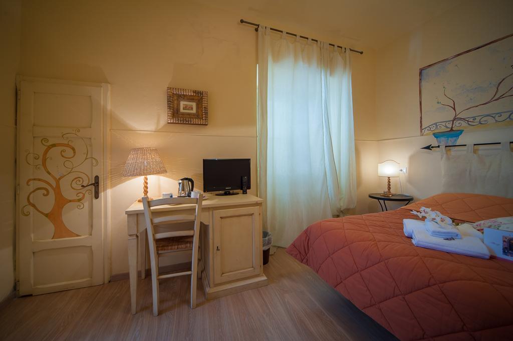 Albergo Etruria Volterra Exterior photo